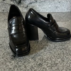 NEVER BEEN WORN Steve Madden heels